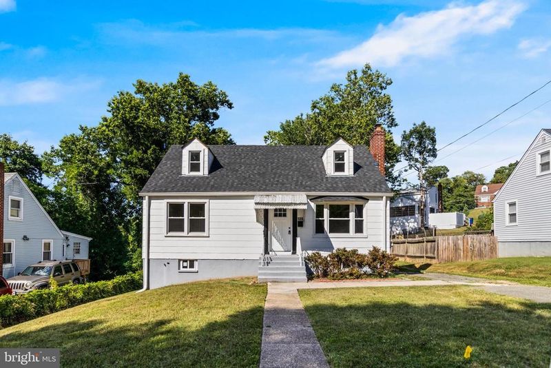 109 S Huron Dr, Oxon Hill, MD 20745