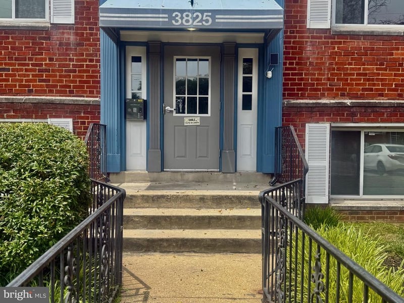 3825 Hamilton St #C-304, Hyattsville, MD 20781