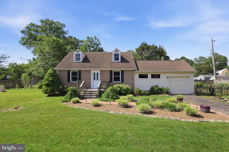 1501 Olde Towne Rd, Alexandria, VA 22307