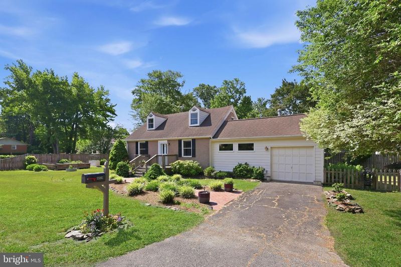 1501 Olde Towne Rd, Alexandria, VA 22307