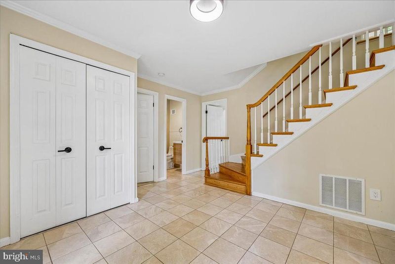 11506 Stonewood Ln, North Bethesda, MD 20852