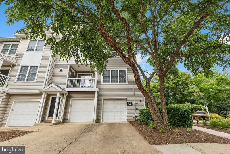 4542 Superior Sq, Fairfax, VA 22033