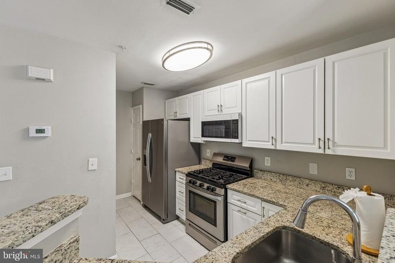 4542 Superior Sq, Fairfax, VA 22033