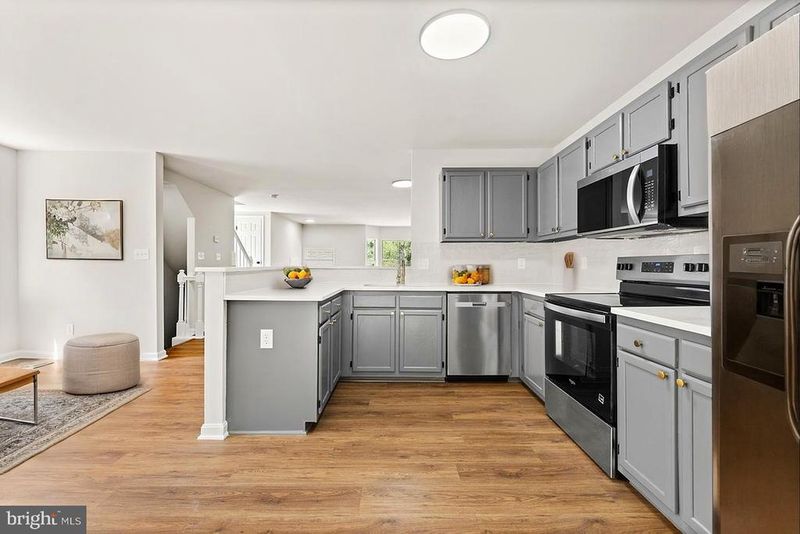 311 Crossing Rd, Fredericksburg, VA 22406