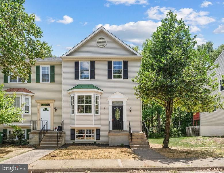 311 Crossing Rd, Fredericksburg, VA 22406