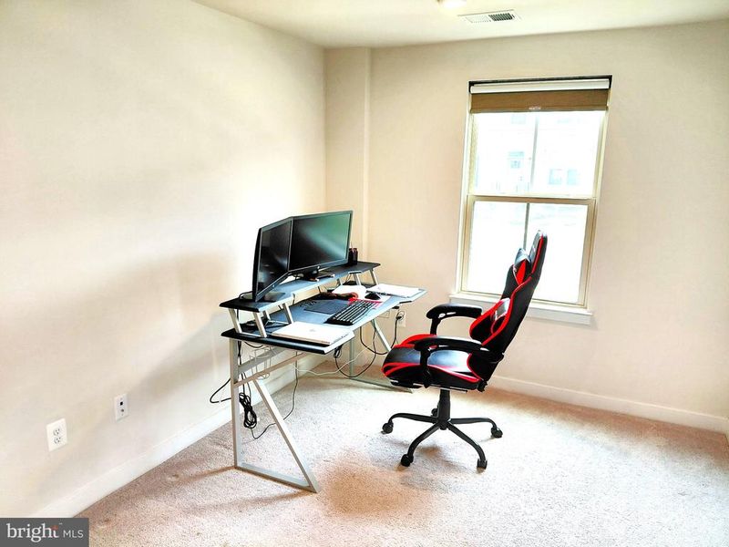 5940 Tomahawk St, New Market, MD 21774