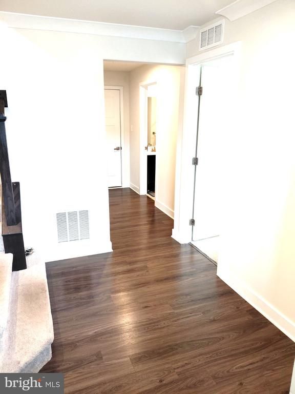 5940 Tomahawk St, New Market, MD 21774