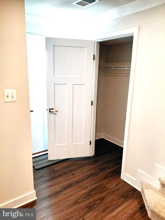 5940 Tomahawk St, New Market, MD 21774