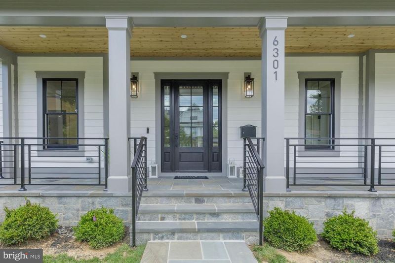 6301 Phyllis Ln, Bethesda, MD 20817