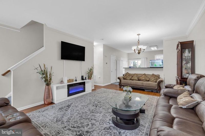 42911 Pamplin Ter, Chantilly, VA 20152