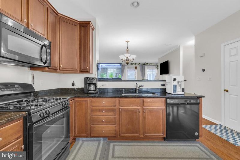 42911 Pamplin Ter, Chantilly, VA 20152