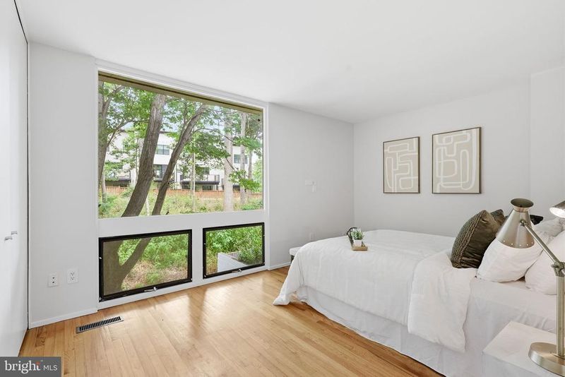 11510 Maple Ridge Rd, Reston, VA 20190