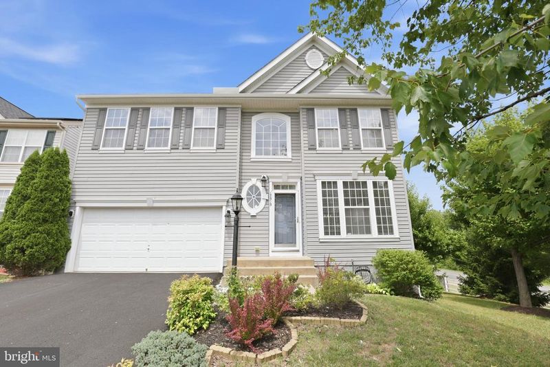 17515 Mina Ln, Dumfries, VA 22025