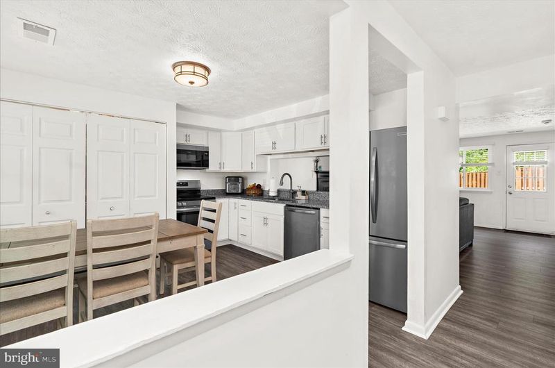 10611 Delfield Ct, Laurel, MD 20723