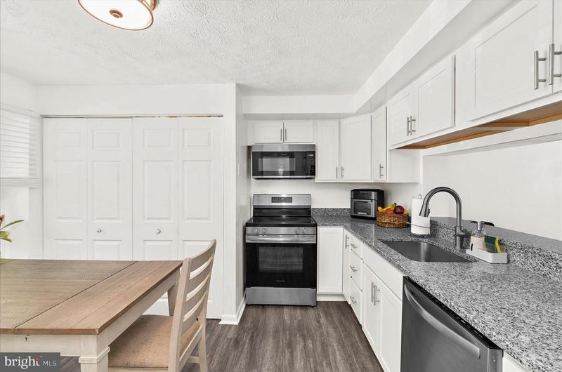 10611 Delfield Ct, Laurel, MD 20723