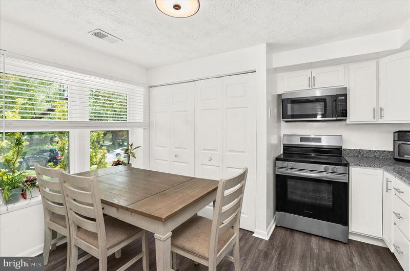 10611 Delfield Ct, Laurel, MD 20723