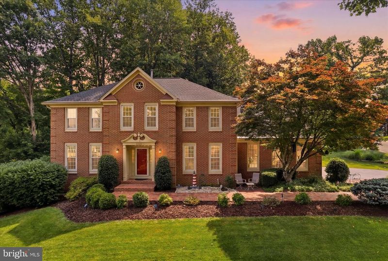 10820 Fieldwood Dr, Fairfax, VA 22030