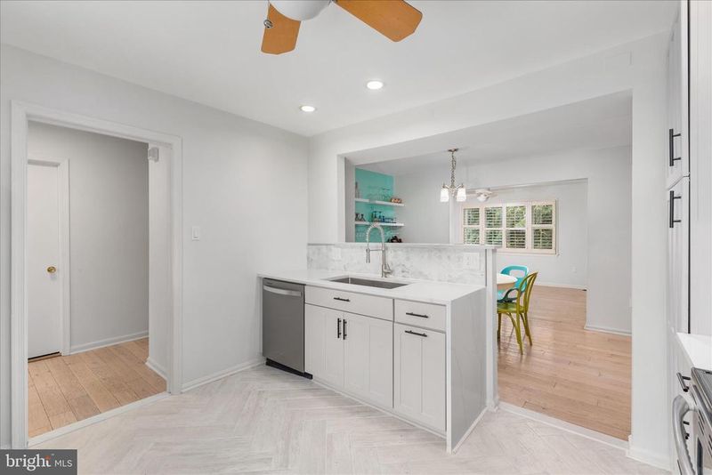 8174 Electric Ave, Vienna, VA 22182