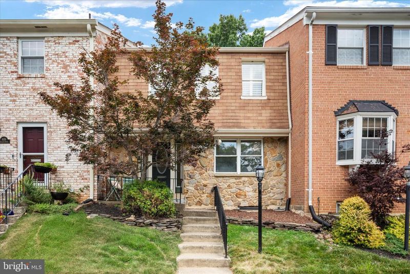 8174 Electric Ave, Vienna, VA 22182