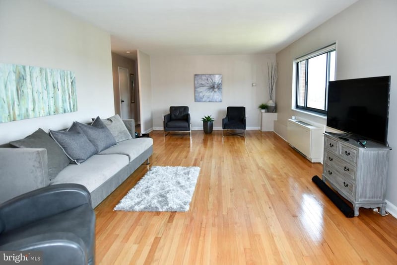 1200 S Arlington Ridge Rd #704, Arlington, VA 22202