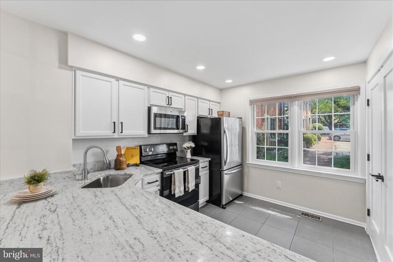 832 N Frederick St, Arlington, VA 22205
