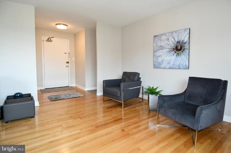 1200 S Arlington Ridge Rd #704, Arlington, VA 22202
