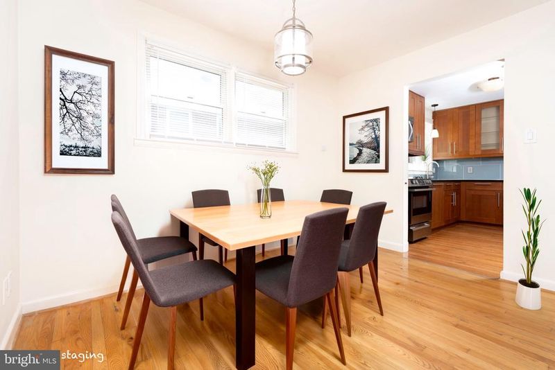 1418 Thornden Rd, Rockville, MD 20851