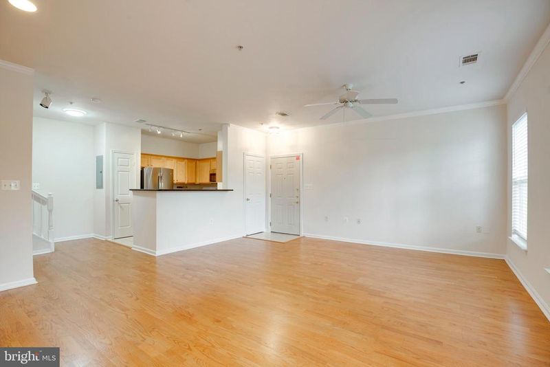 5121 Travis Edward Way #B, Centreville, VA 20120