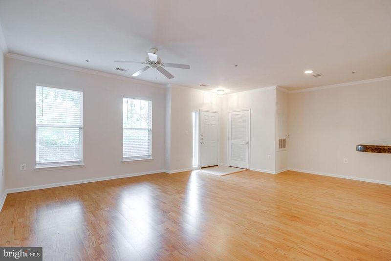 5121 Travis Edward Way #B, Centreville, VA 20120