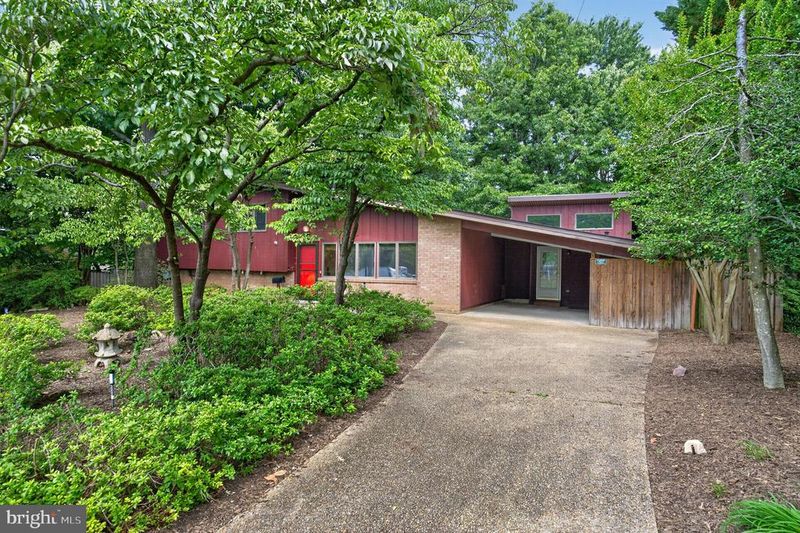 6018 Ridge View Dr, Alexandria, VA 22310