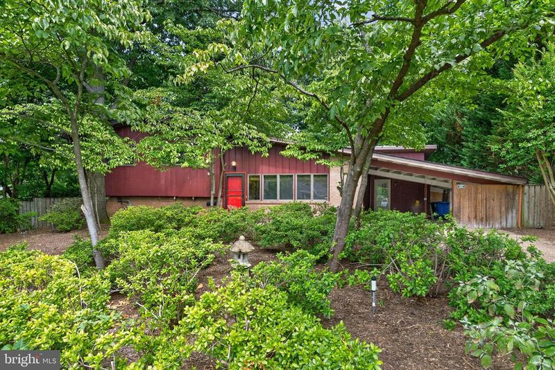 6018 Ridge View Dr, Alexandria, VA 22310