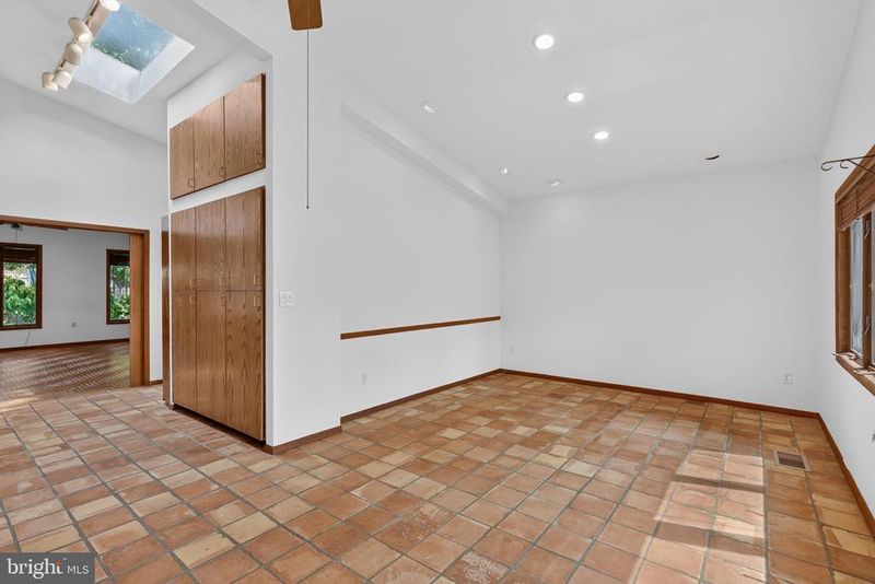 6018 Ridge View Dr, Alexandria, VA 22310
