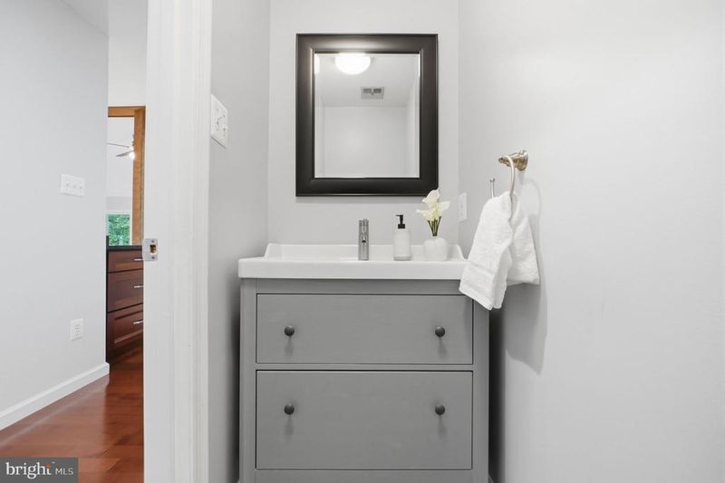 9625 Laurel Oak Pl, Fairfax Station, VA 22039
