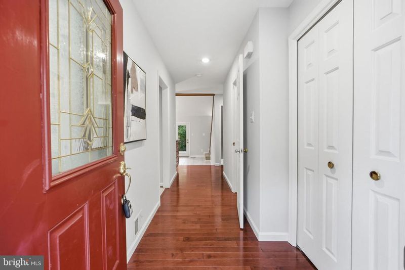 9625 Laurel Oak Pl, Fairfax Station, VA 22039