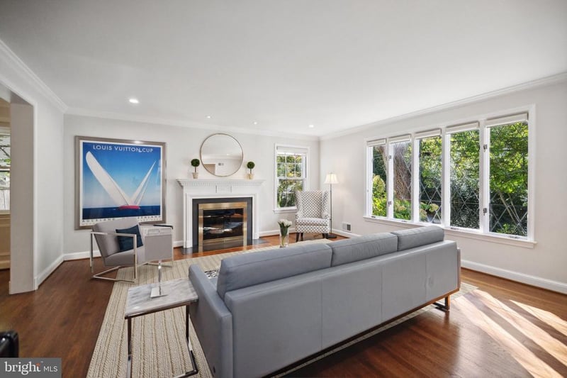 4555 W St NW, Washington, DC 20007