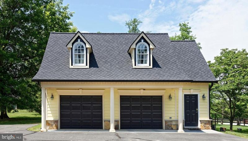 20084 Woodtrail Rd, Round Hill, VA 20141