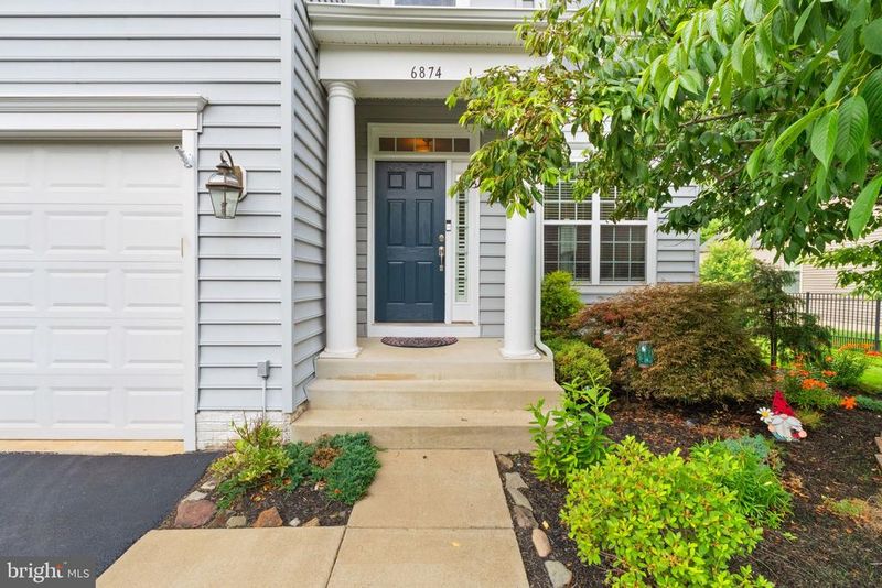 6874 Noyes Ave, Haymarket, VA 20169