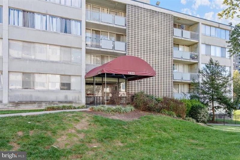 1822 Metzerott Rd #305, Adelphi, MD 20783
