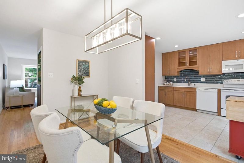 6165 Forest Creek Ln, Springfield, VA 22152