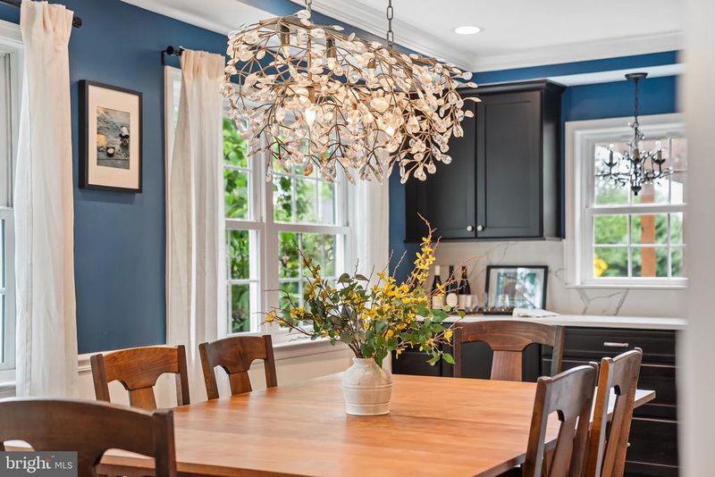 211 W Greenway Blvd W, Falls Church, VA 22046