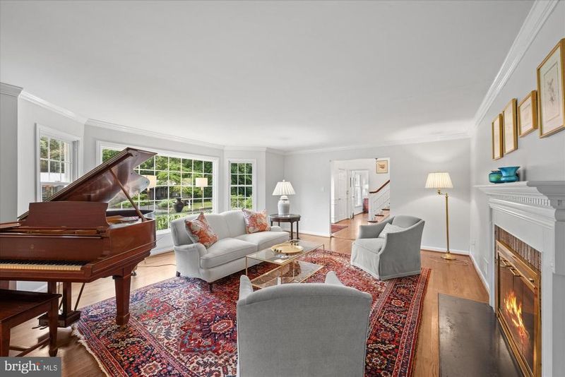925 Woburn Ct, Mclean, VA 22102