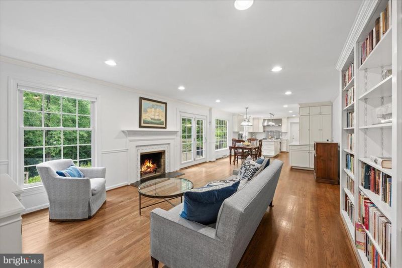 925 Woburn Ct, Mclean, VA 22102