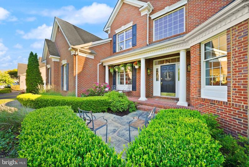 20247 Kiawah Island Dr, Ashburn, VA 20147