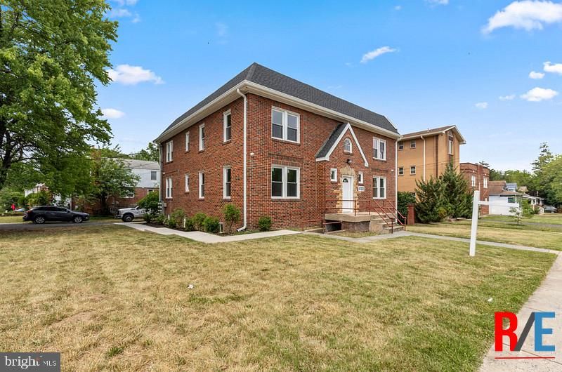 4100 Queensbury Rd, Hyattsville, MD 20781