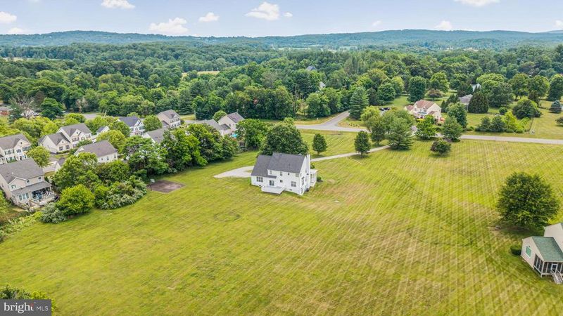38454 Stone Eden Dr, Hamilton, VA 20158