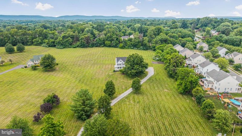 38454 Stone Eden Dr, Hamilton, VA 20158