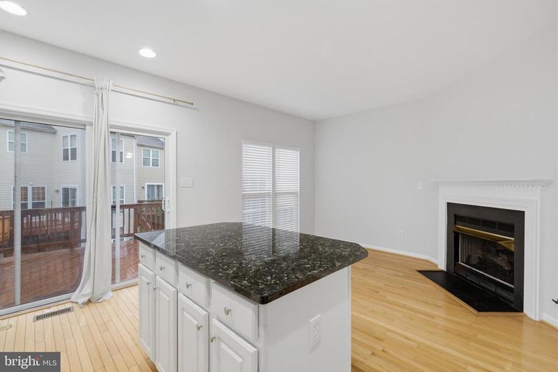 45570 Trestle Ter, Sterling, VA 20166