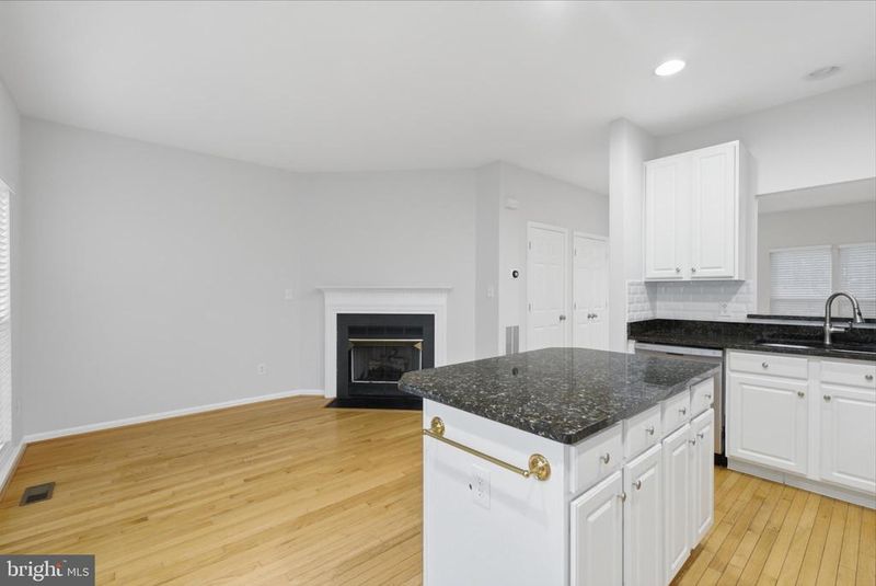45570 Trestle Ter, Sterling, VA 20166