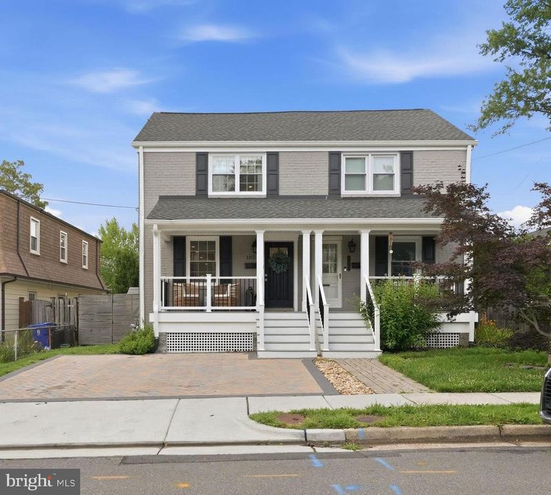 102 E Howell Ave, Alexandria, VA 22301