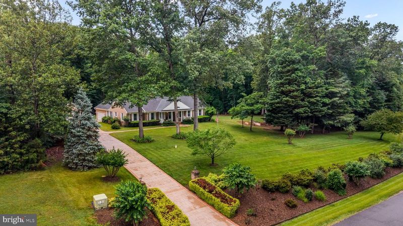 2 Abel Dr, Fredericksburg, VA 22406